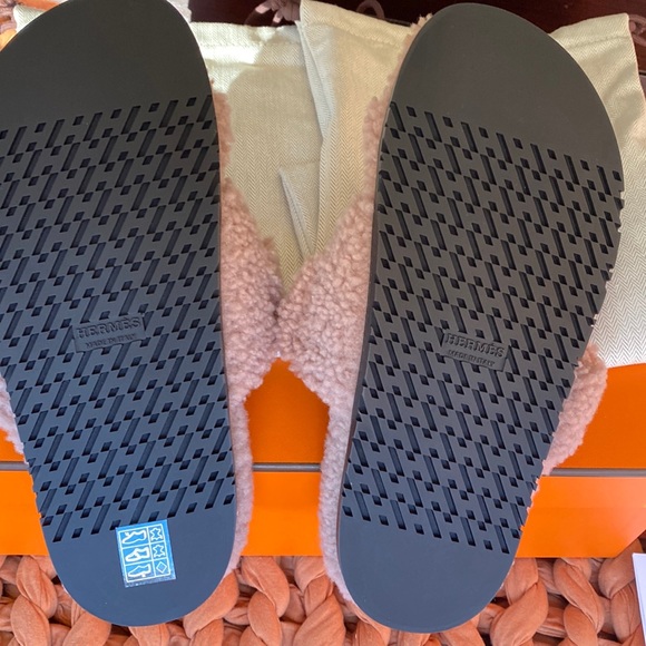 ‼️SALE‼️HERMES CHYPRE SANDAL NWT - Picture 5 of 7